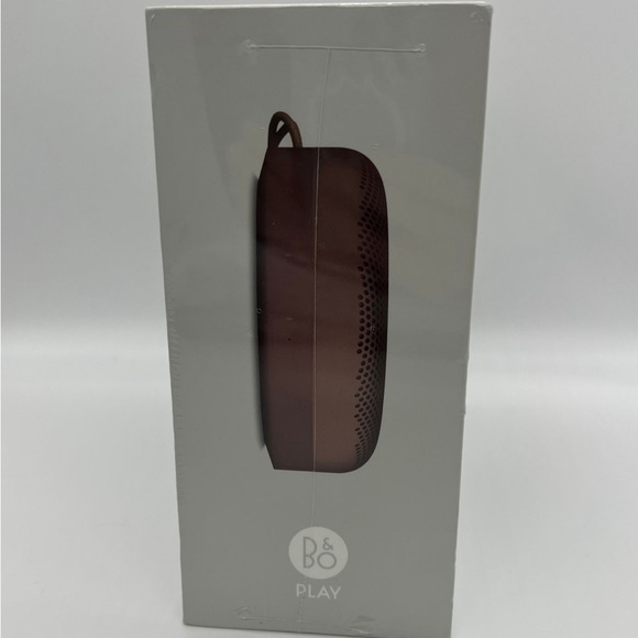 NWT BANG & OLFUSEN BeoPlay A1 Deep Red Wireless WProof Bluetooth Speaker - Picture 4 of 8